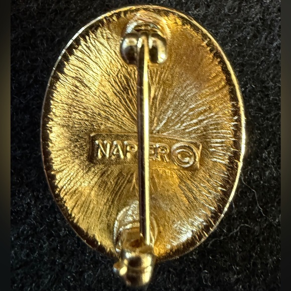 Napier Gold Plated Cameo Brooch - Picture 2 of 2